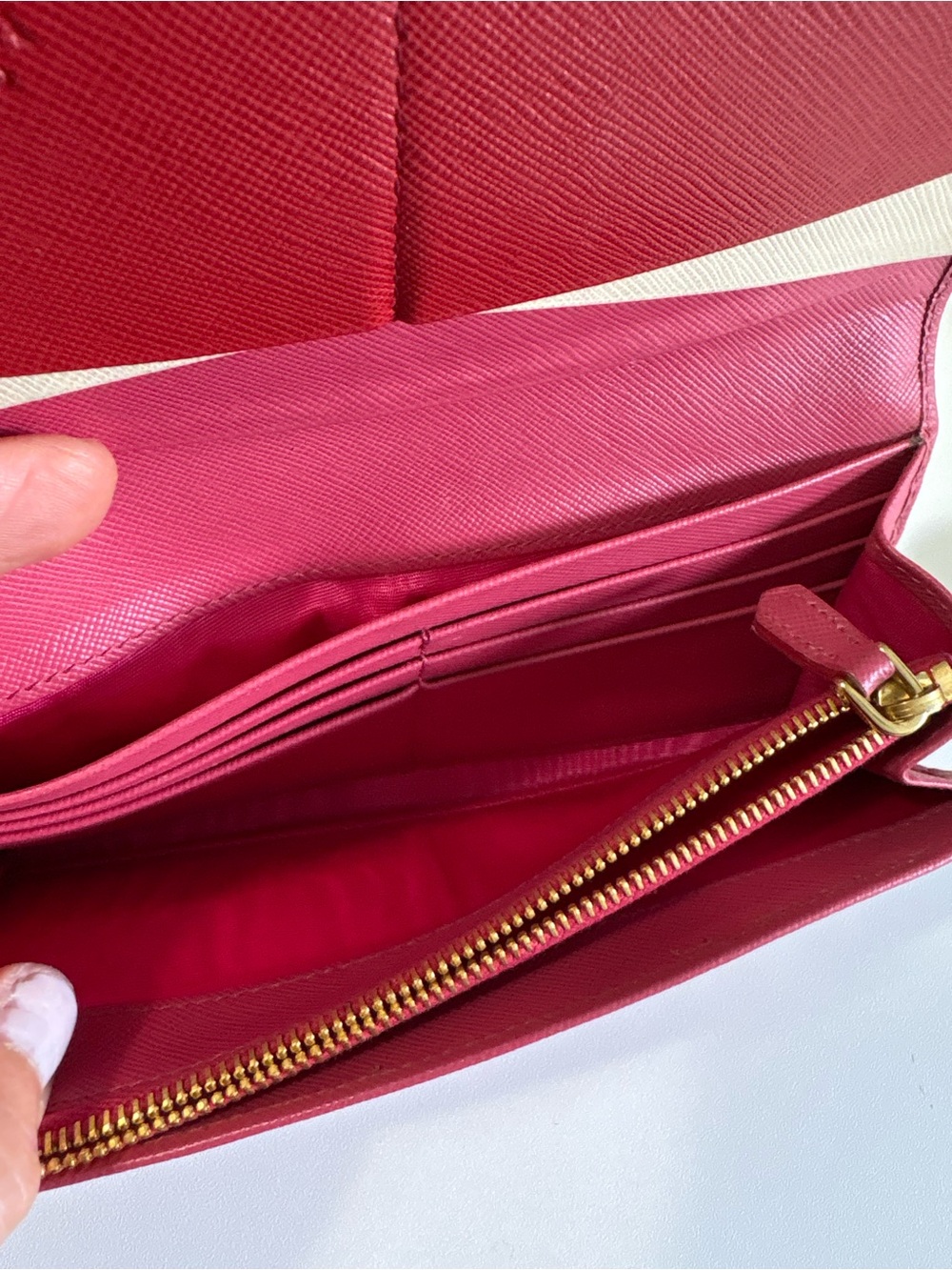 Prada Pink Saffiano Leather Trifold Wallet with Gold Logo - Picture 6 of 12